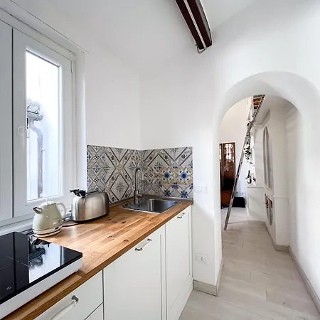 The Grotto Loft * Rom